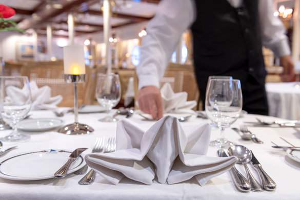 Star Clippers Star Clipper & Star Flyer Clipper Dining Room 4.jpeg